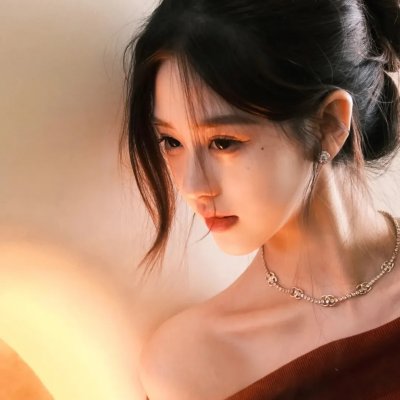 9顶假发的女孩